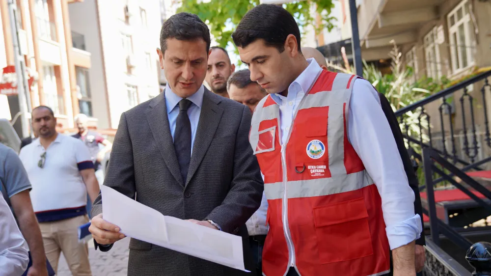 AVCILAR'DA MAHALLE HİZMET SEFERBERLİĞİ HIZ KESMEDEN DEVAM EDİYOR