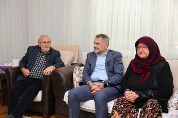 BELEDİYE BAŞKAN VEKİLİNDEN YAŞLILARA BÜYÜK ZİYARET