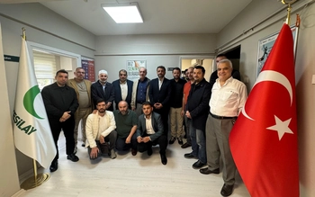 BAYRAMPAŞA'DA ANLAMLI ZİYARET: EDEP'TEN YEŞİLAY'A "HAYIRLI OLSUN"