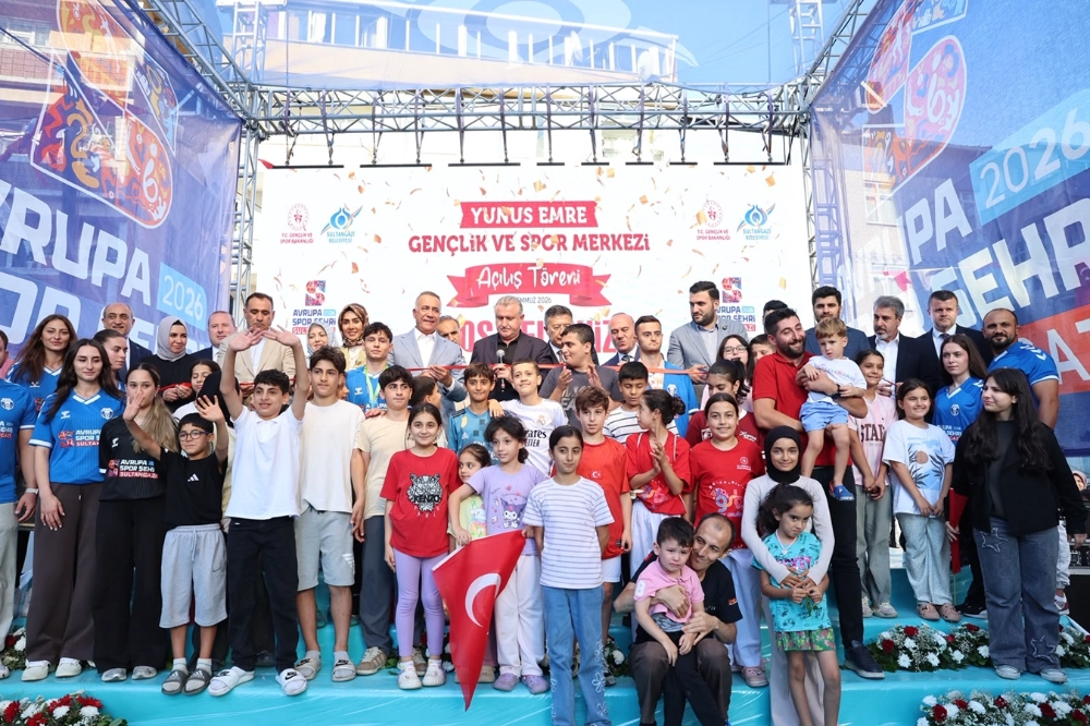YUNUS EMRE GENÇLİK VE SPOR MERKEZİ’NE GÖRKEMLİ AÇILIŞ