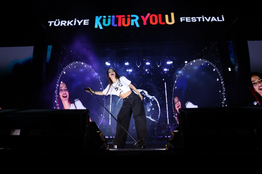 KONYA KÜLTÜR YOLU FESTİVALİ, SİMGE KONSERİYLE FİNAL YAPTI