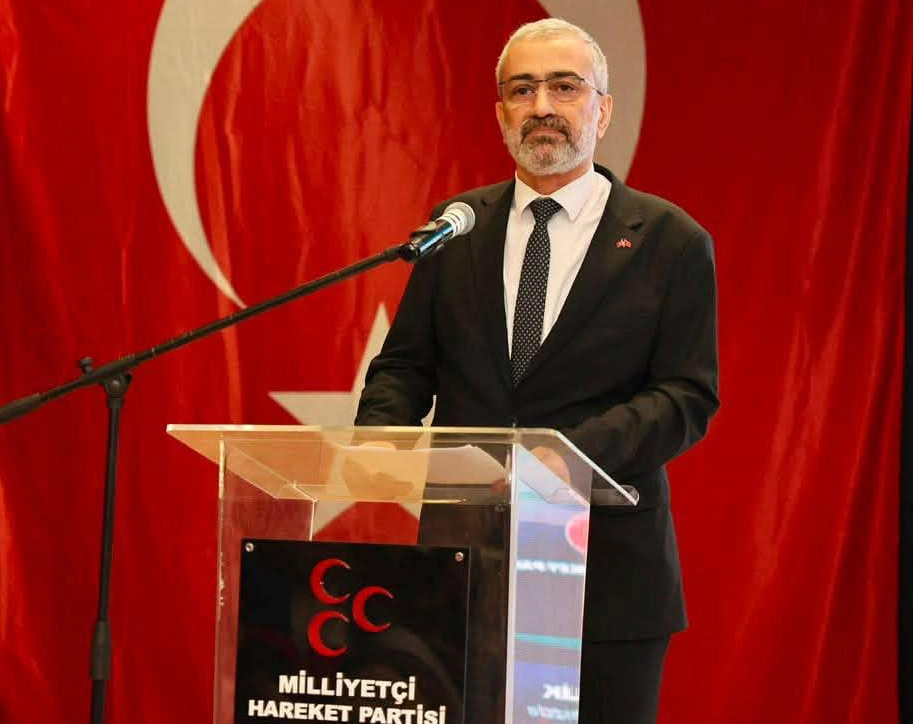 MHP BAYRAMPAŞA’DA İBRAHİM YEŞİL GÜVENOYU ALDI