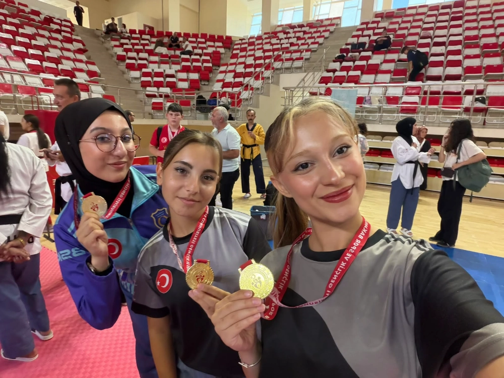 BAYRAMPAŞA SPOR KULÜBÜ’NDEN TAEKWONDO’DA BÜYÜK BAŞARI