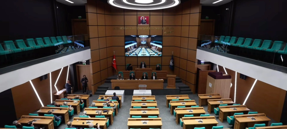 CHP’li üyeler oylamaya katılmadı: Üsküdar’da başkanvekili seçimi ertelendi